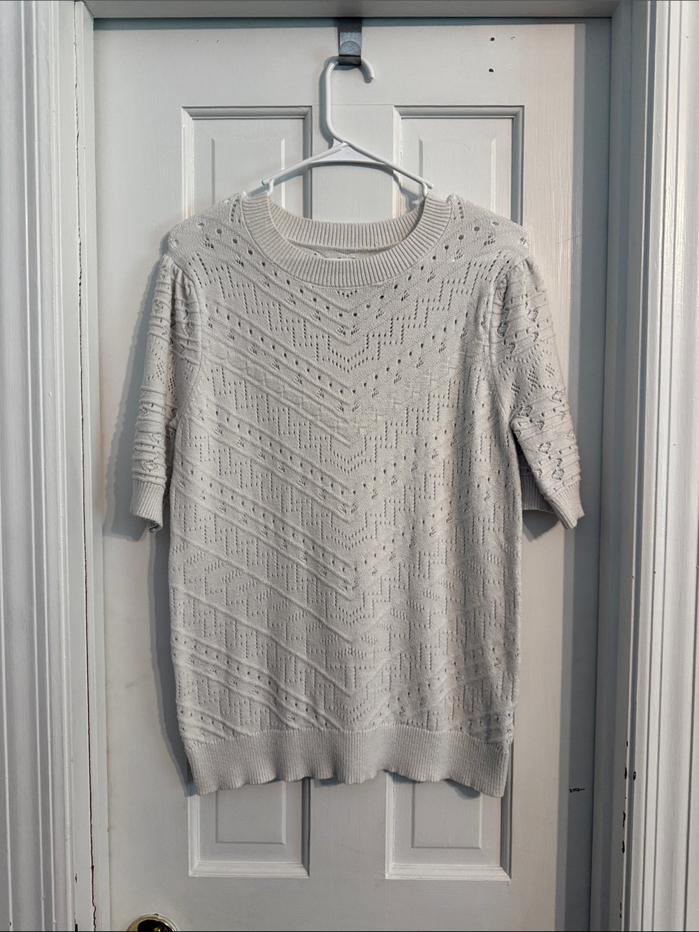 Amazon Essentials Cream Short-Sleeve Crewneck Knit Sweater